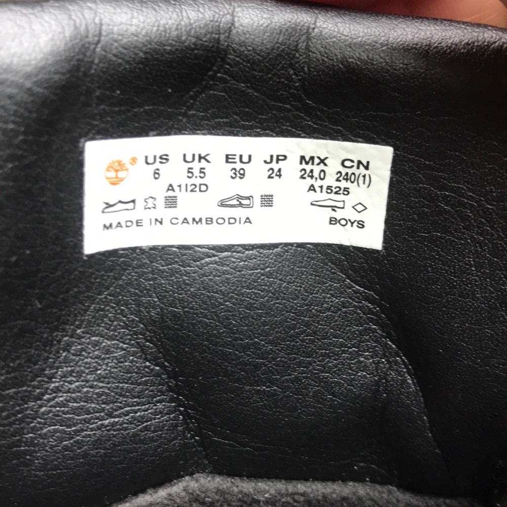 Timberland boots NEARLY NEW! size 6 big boys - Picture 10 of 16